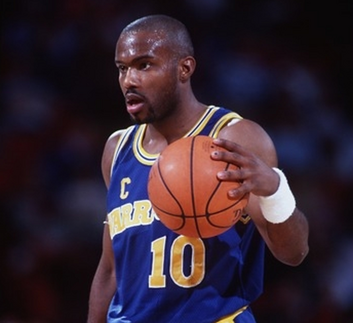 九游体育-蒂姆回归赛场，关键助攻首场状态亮眼，切尔西观众沸腾！的简单介绍