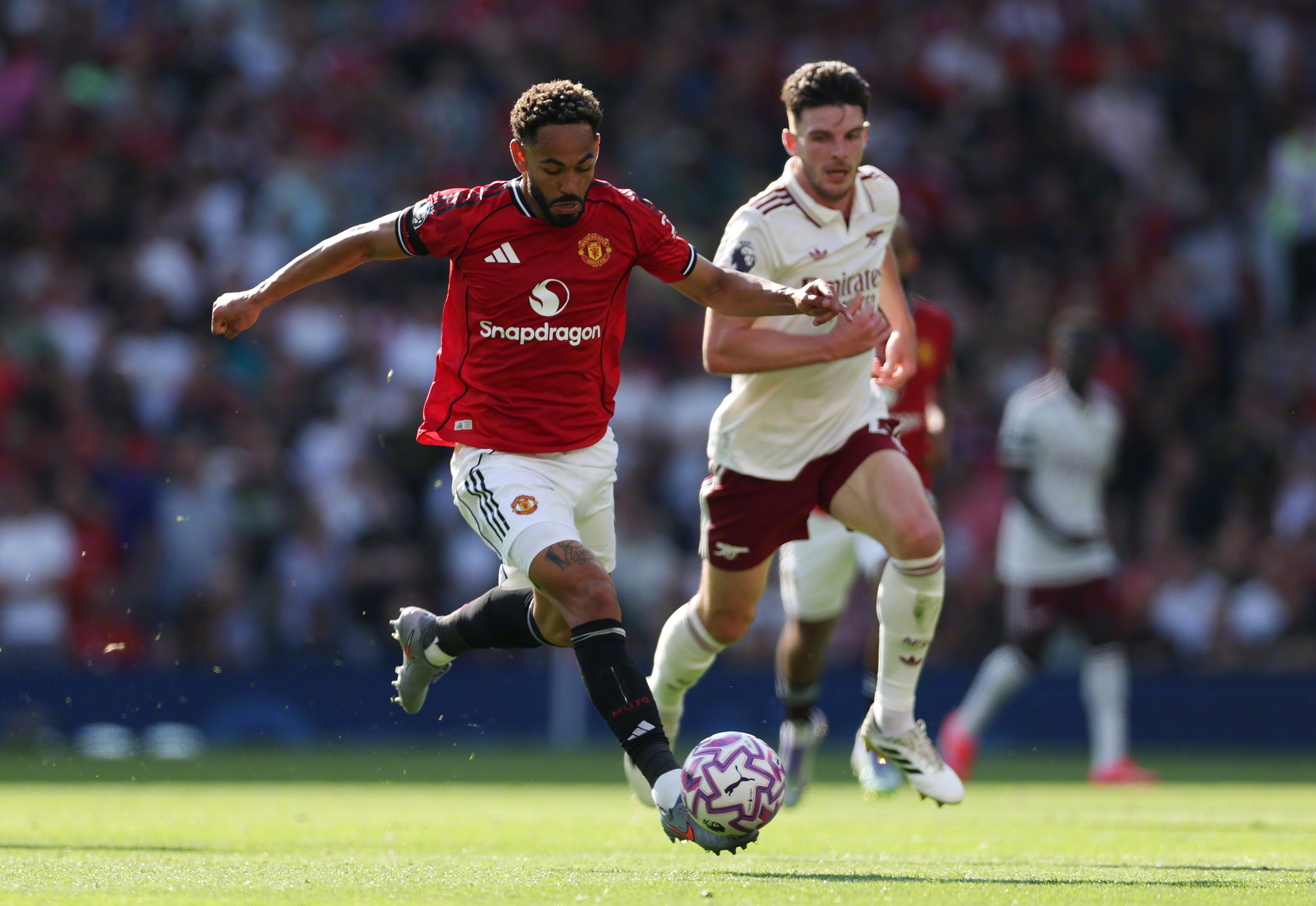 包含费德勒在曼联比赛中赛况扑朔迷离,突破纪录引发热议!的词条 包含费德勒在曼联比赛中赛况扑朔迷离,突破纪录引发热议!的词条