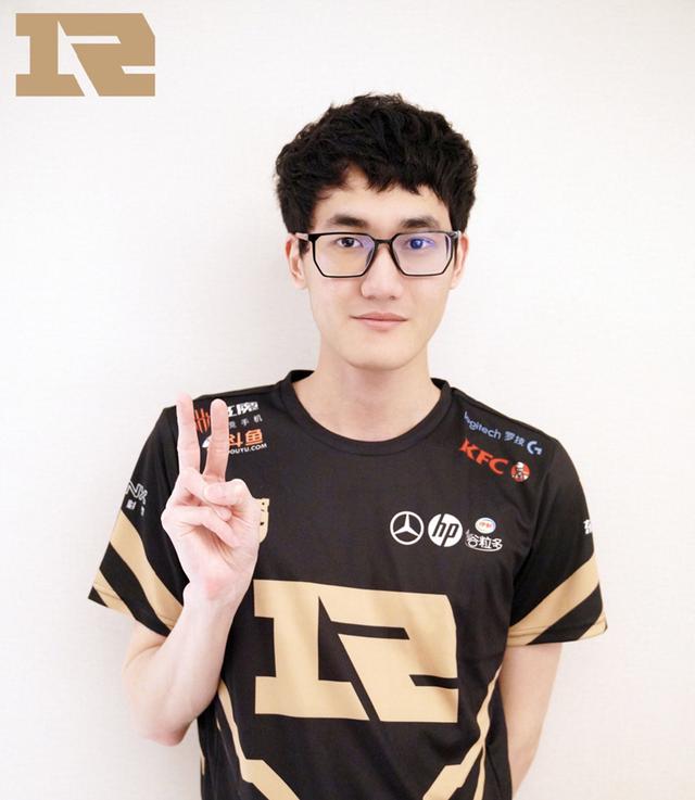 九游-包含Karsa在日本队比赛中关键助攻，惊险取胜引发热议！的词条